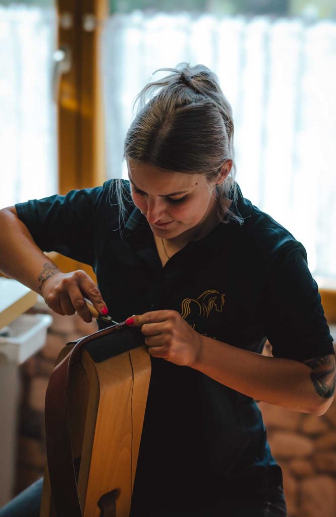 Katharina-bei-der-Arbeitbreit